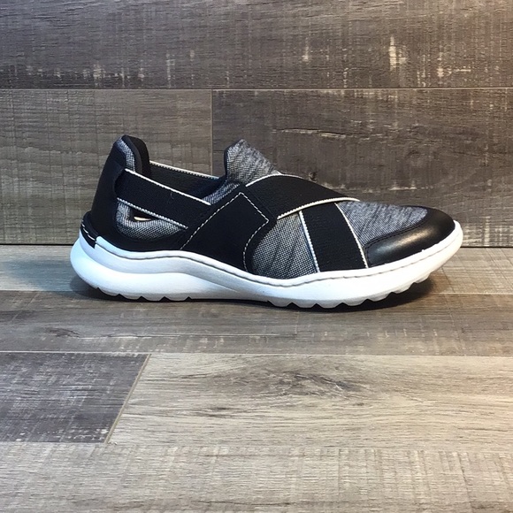 Clarks - Teagan Go SlipOns - Picture 2 of 6